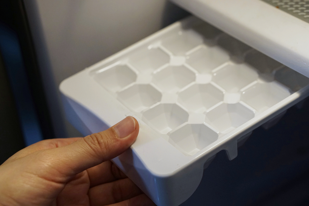 The humble ice tray as an instant wine cooler
